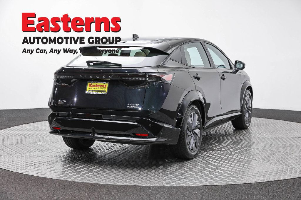Used 2023 Nissan Ariya AWD image 5