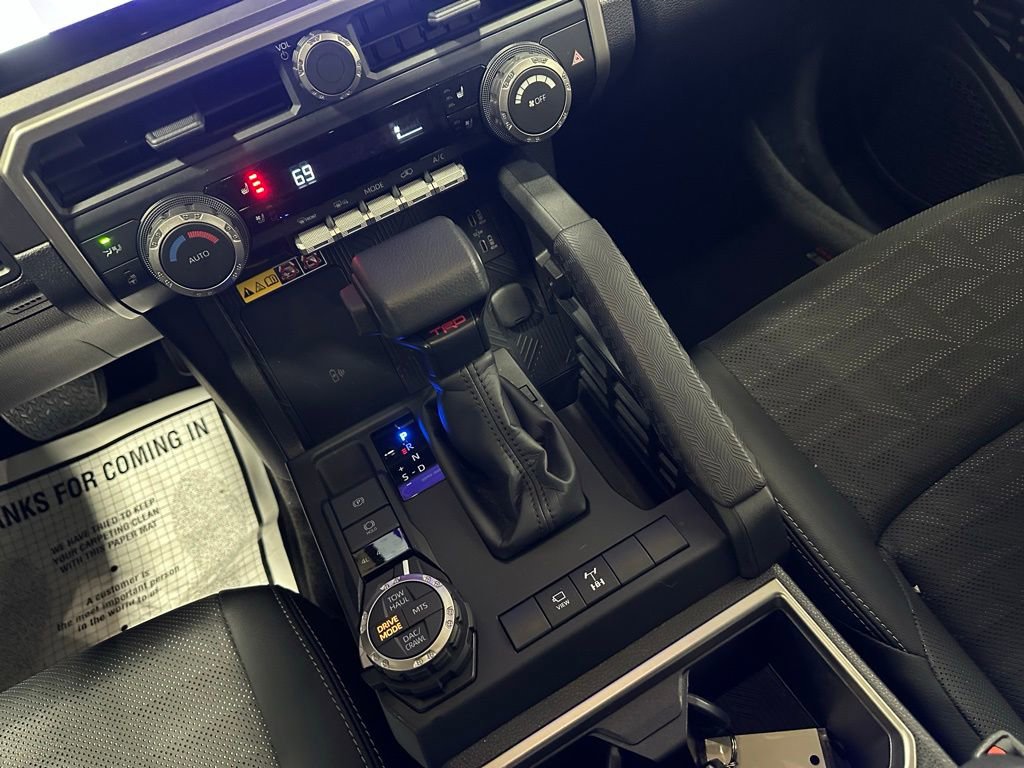 Used 2025 Toyota 4Runner TRD Off-Road Premium image 38
