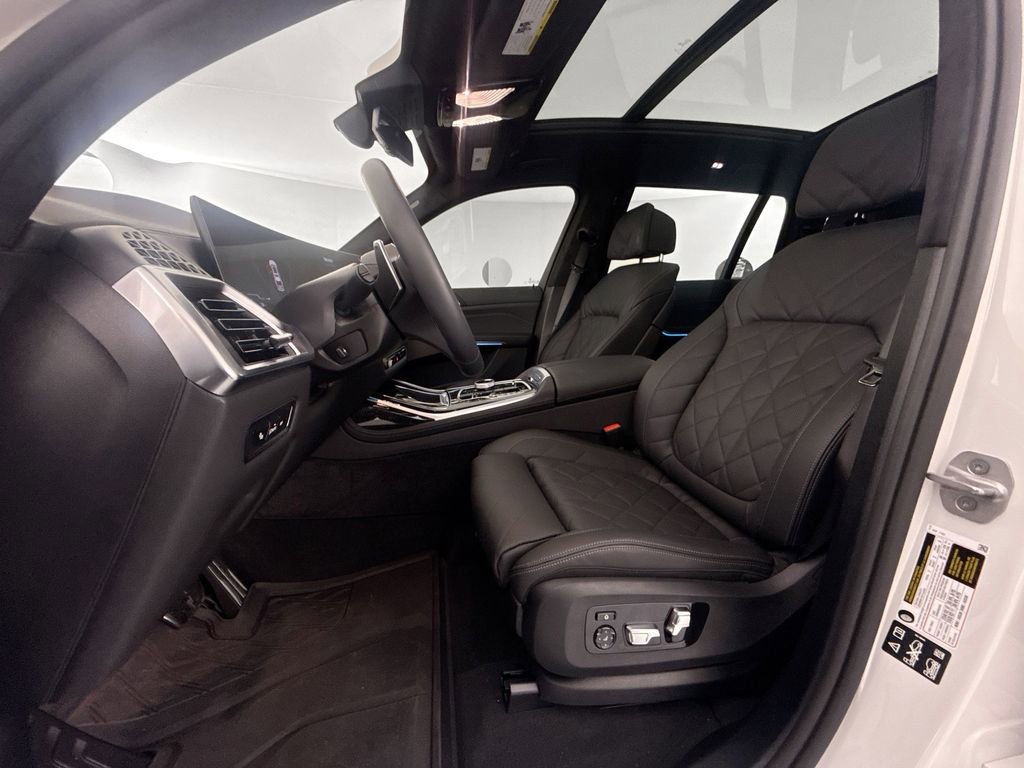 Used 2026 BMW X7 xDrive40i w/ M Sport Package image 20