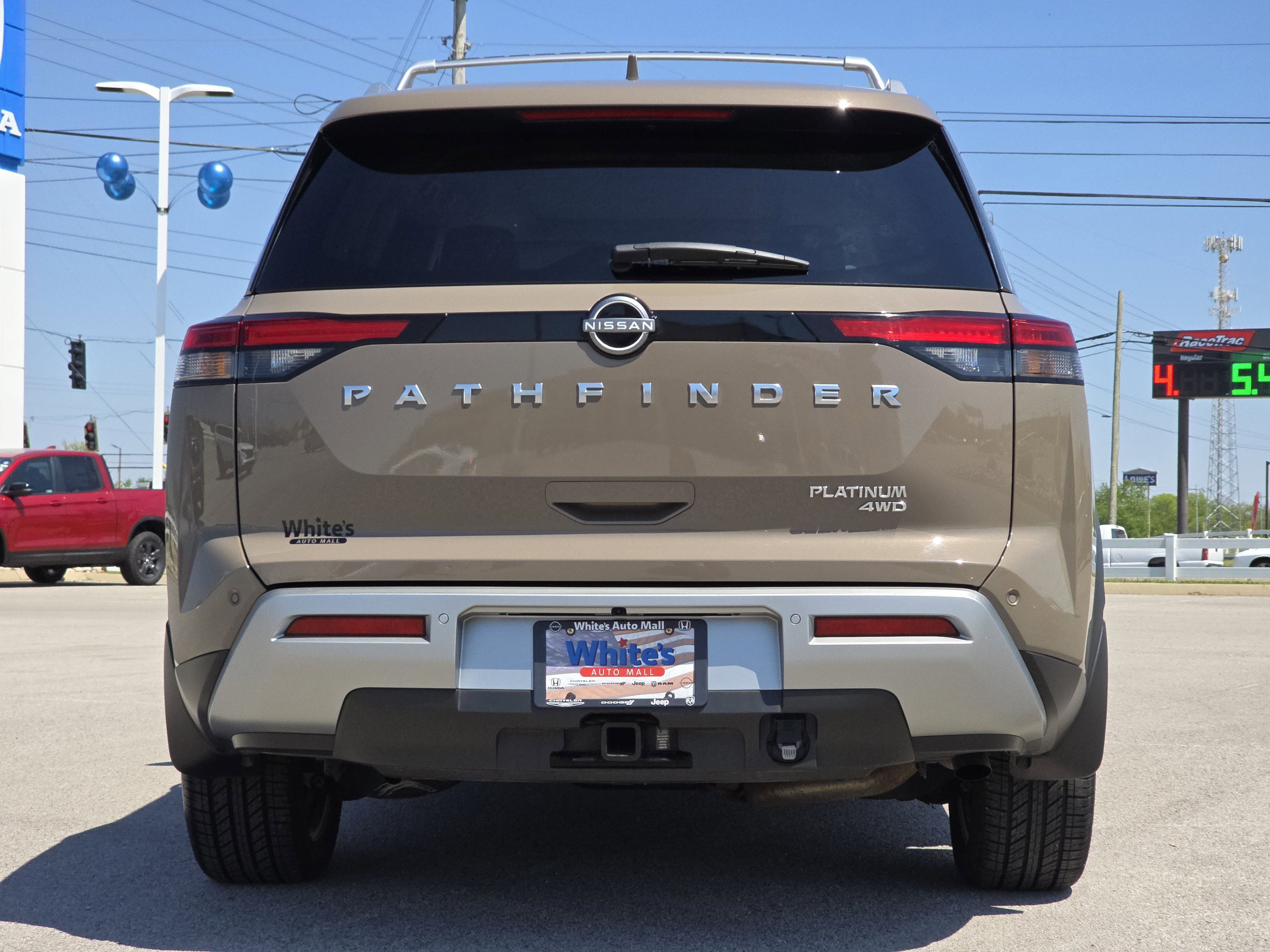 Used 2024 Nissan Pathfinder Platinum image 23