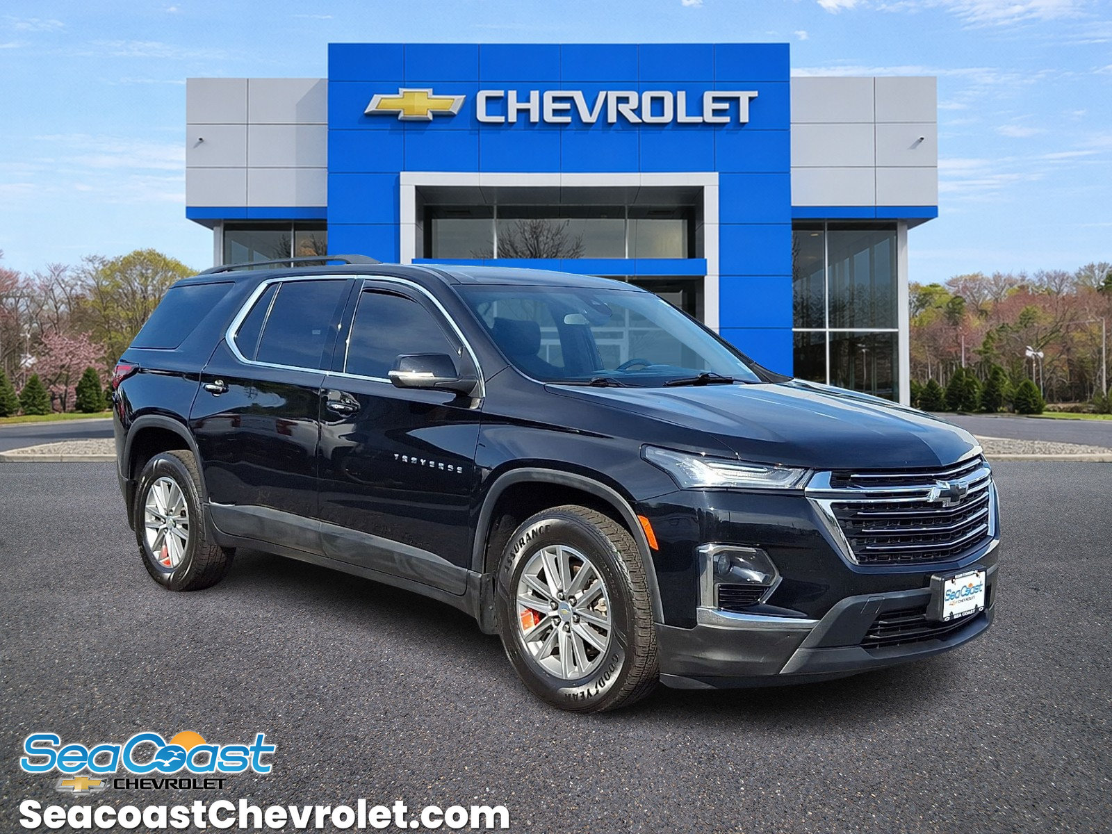 Certified 2022 Chevrolet Traverse LT AWD/4WD image 1