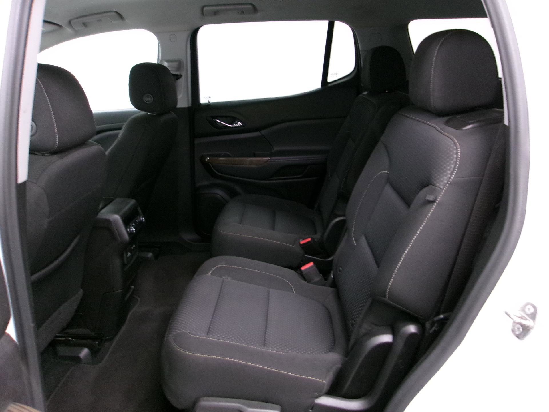 Certified 2022 GMC Acadia SLE w/ Driver Convenience Package image 9