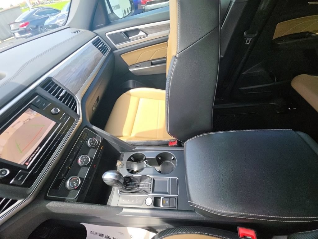 Used 2022 Volkswagen Atlas Cross Sport SE FWD image 23