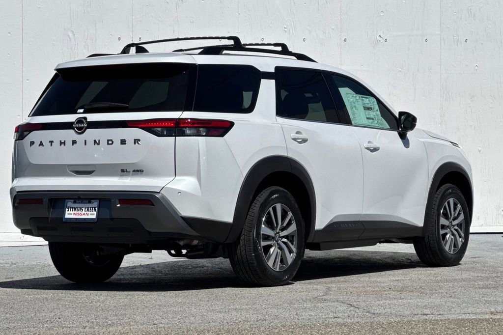 New 2026 Nissan Pathfinder SL image 4