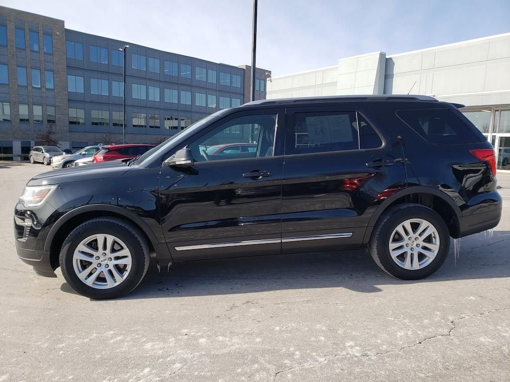Used 2018 Ford Explorer XLT w/ Equipment Group 202A image 5