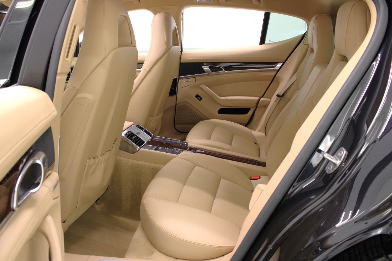 Used 2014 Porsche Panamera S image 39