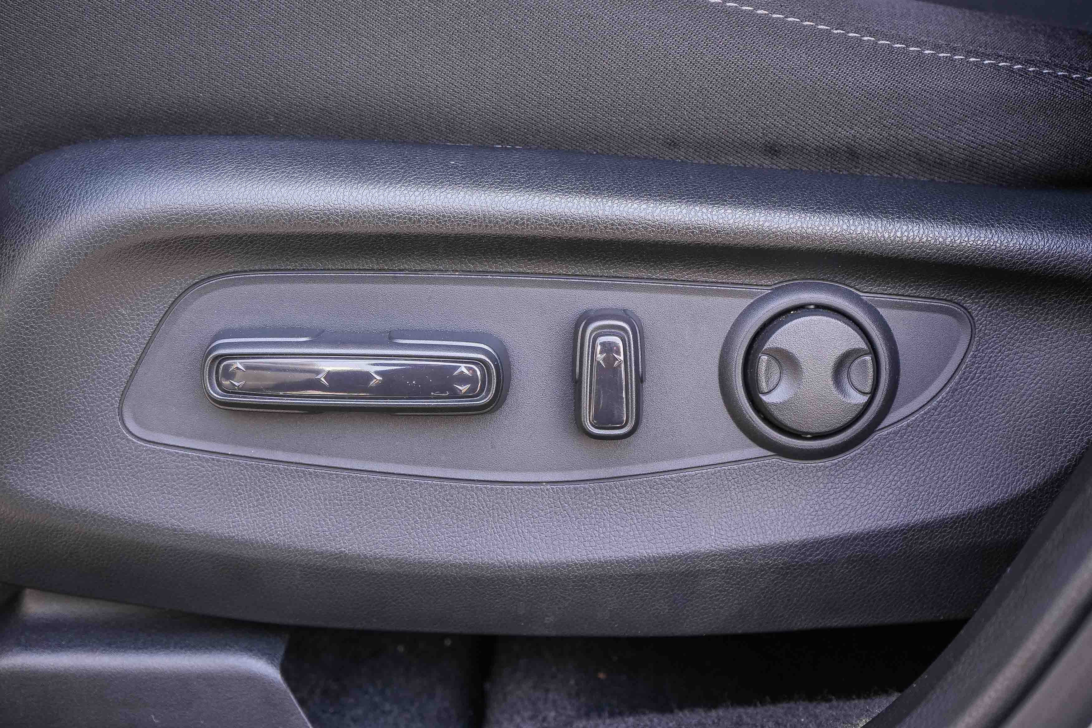 Used 2025 Honda CR-V EX image 25