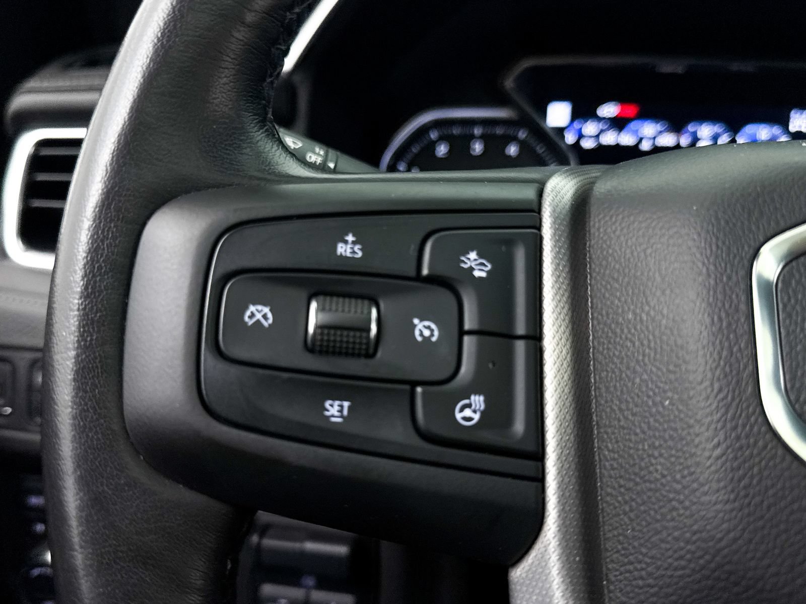 Used 2021 GMC Yukon Denali w/ Denali Ultimate Package AWD/4WD image 38