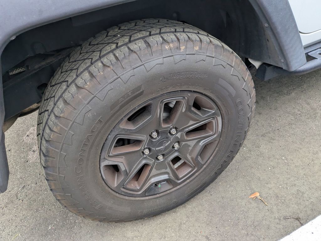 Used 2015 Jeep Wrangler Unlimited Willys image 7