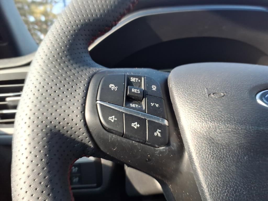 Certified 2024 Ford Escape ST-Line Select w/ Tech Pack #2 image 16