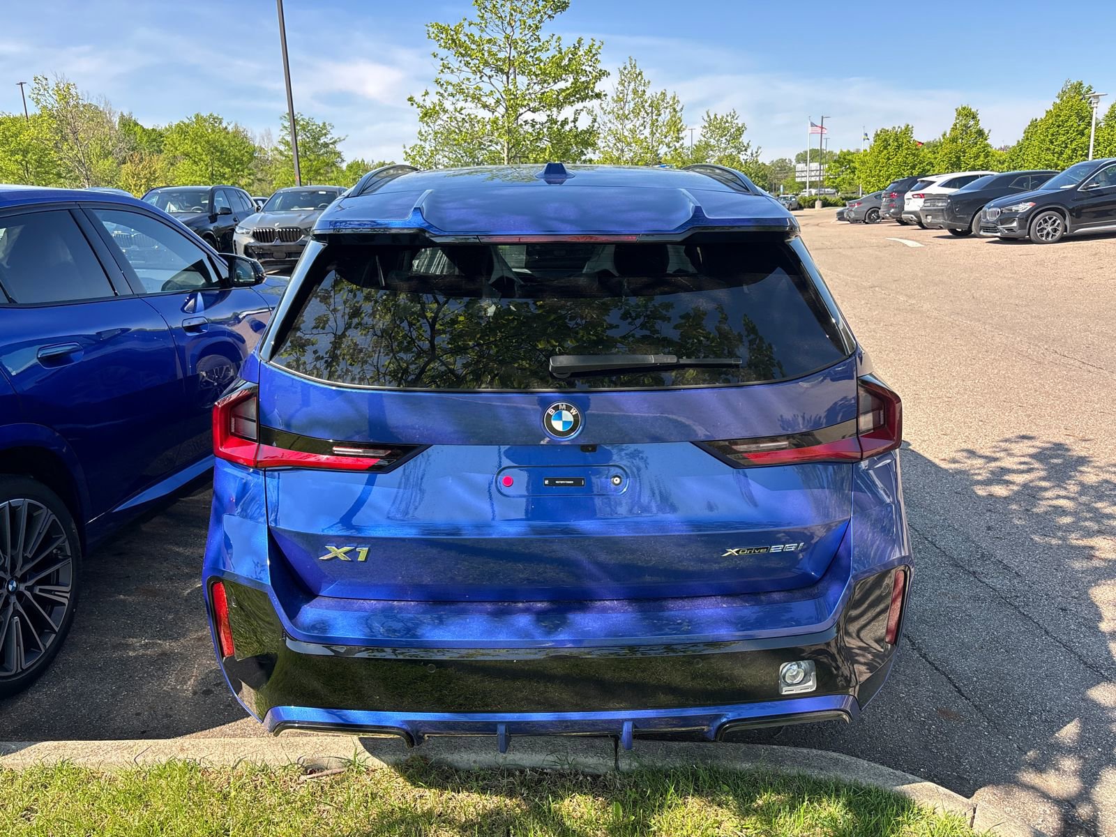 New 2026 BMW X1 xDrive28i AWD/4WD image 9