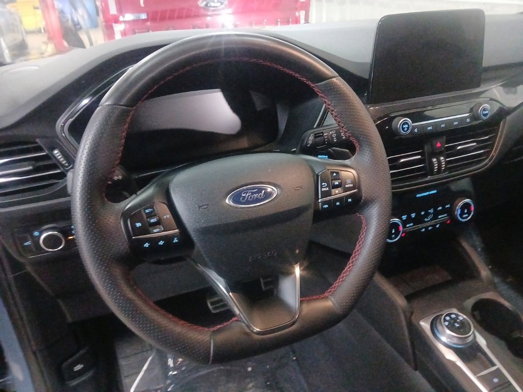 Certified 2024 Ford Escape ST-Line image 16