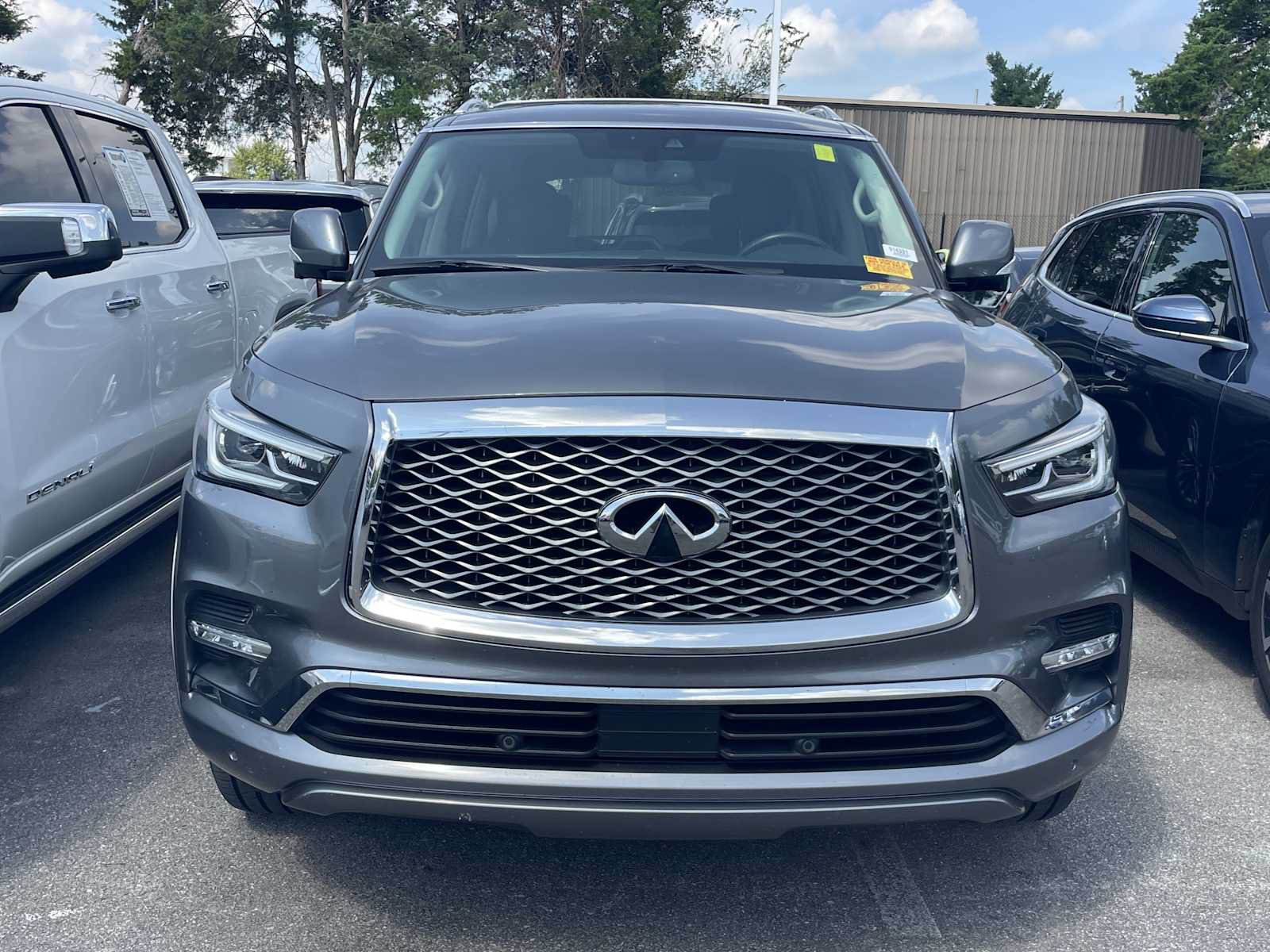 Used 2019 INFINITI QX80 Luxe w/ 22" Wheel Package AWD/4WD image 2