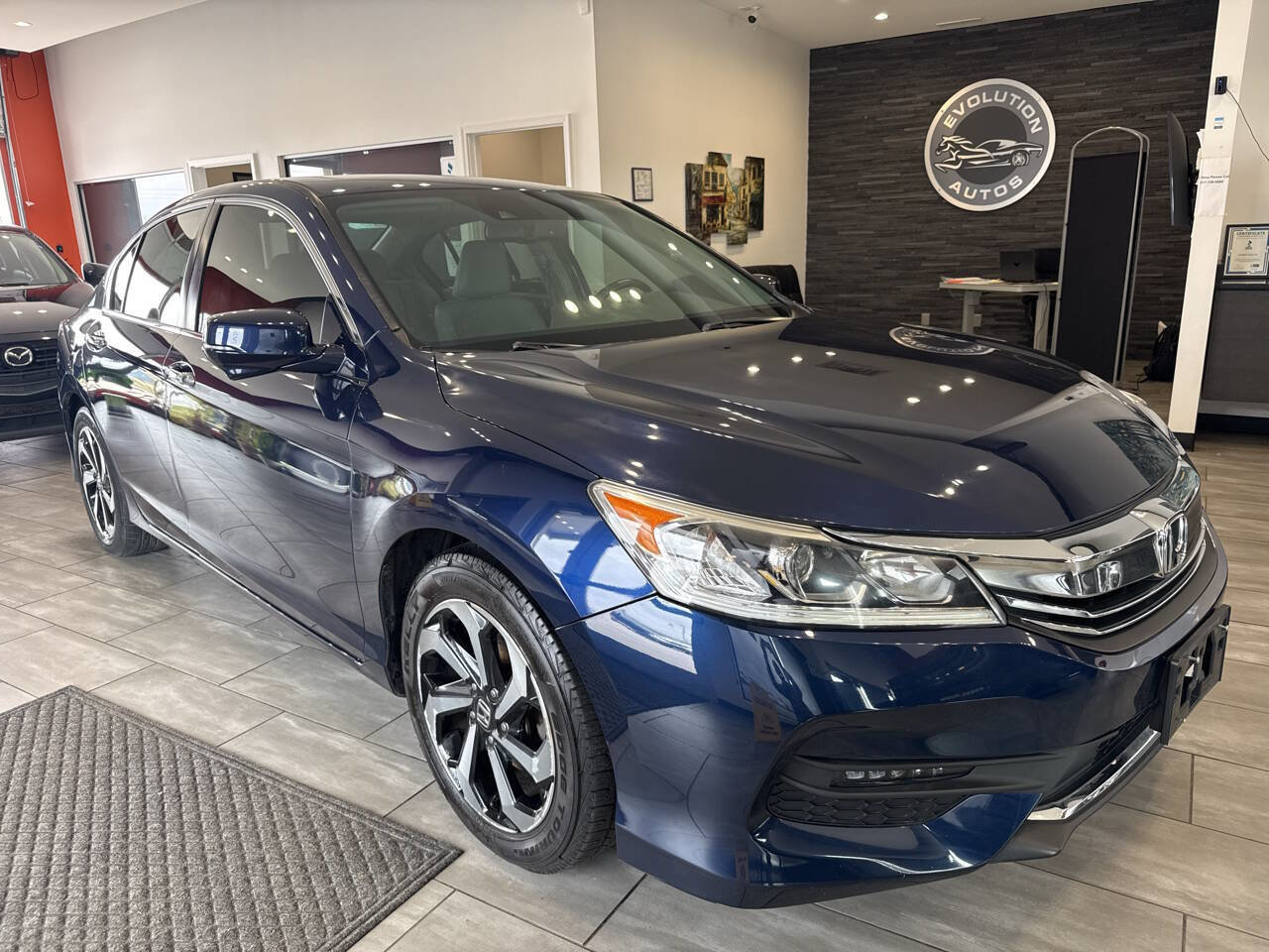 Used 2017 Honda Accord EX-L image 4