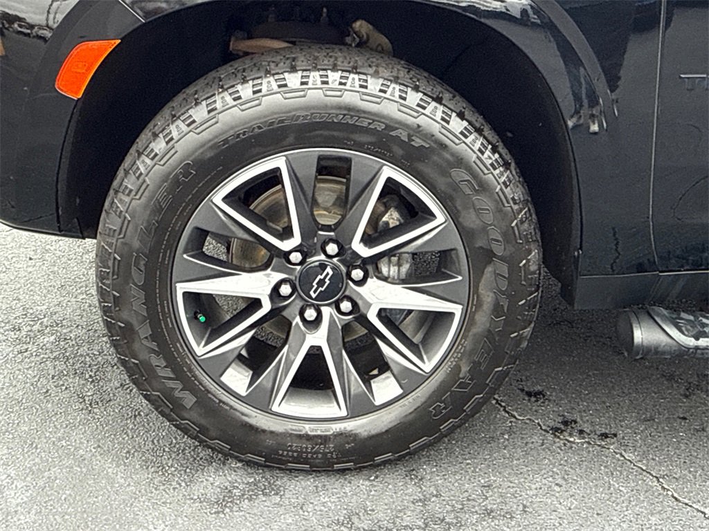 Used 2021 Chevrolet Tahoe Z71 w/ Rear Media and Nav Package image 11