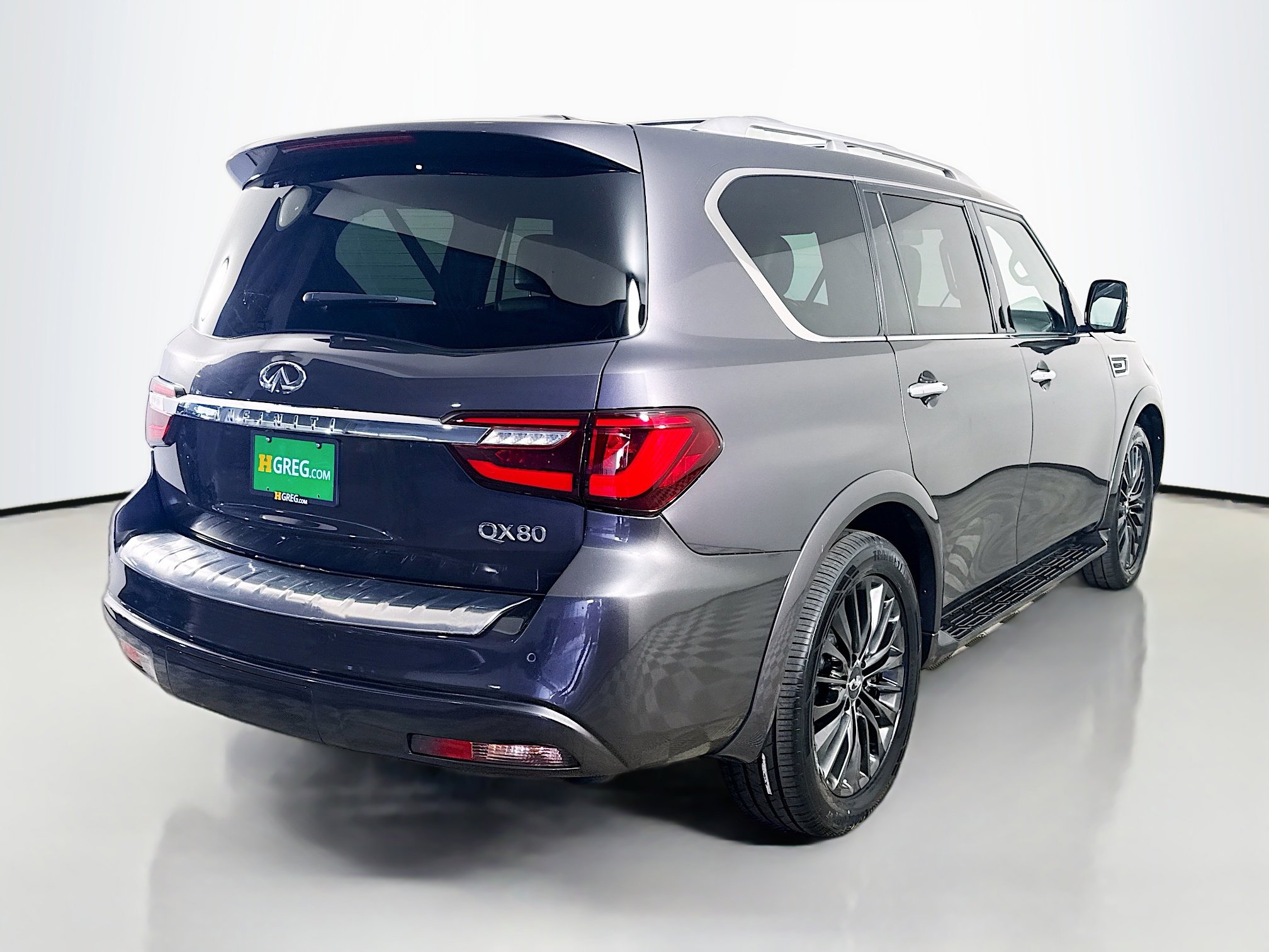 Used 2022 INFINITI QX80 Sensory w/ All-Season Package image 10