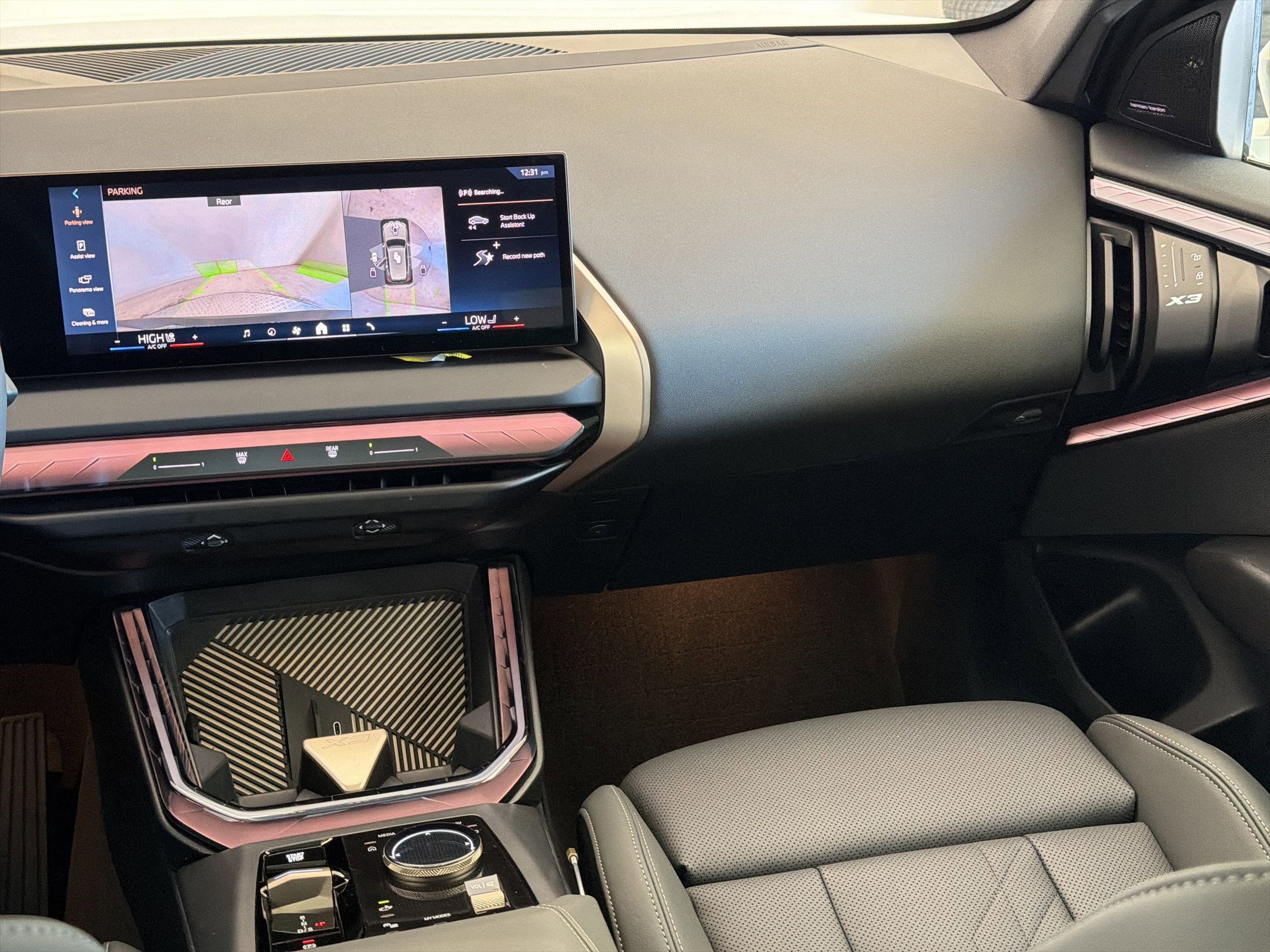 Used 2025 BMW X3 xDrive30i w/ Premium Package image 29