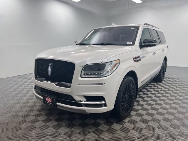 Used 2018 Lincoln Navigator Reserve w/ Technology Package AWD/4WD image 2