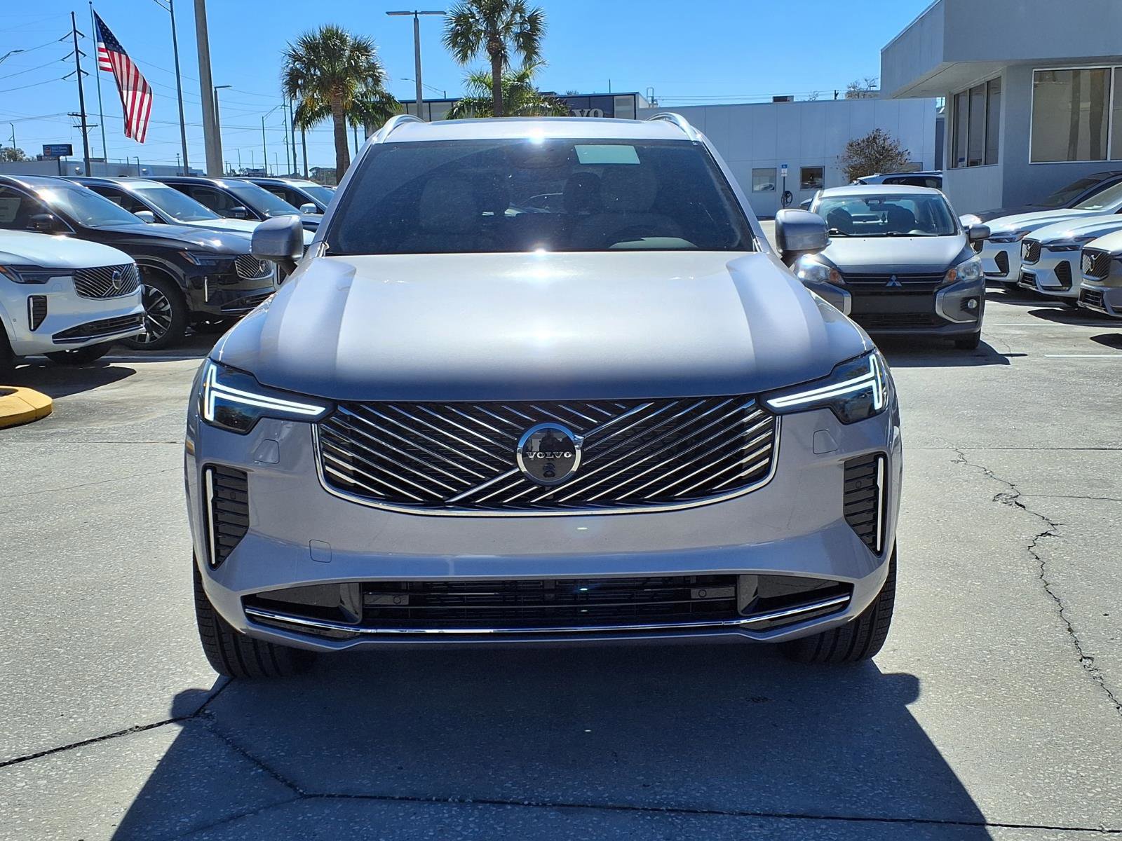 New 2026 Volvo XC90 B6 Plus w/ Protection Package Premier image 2