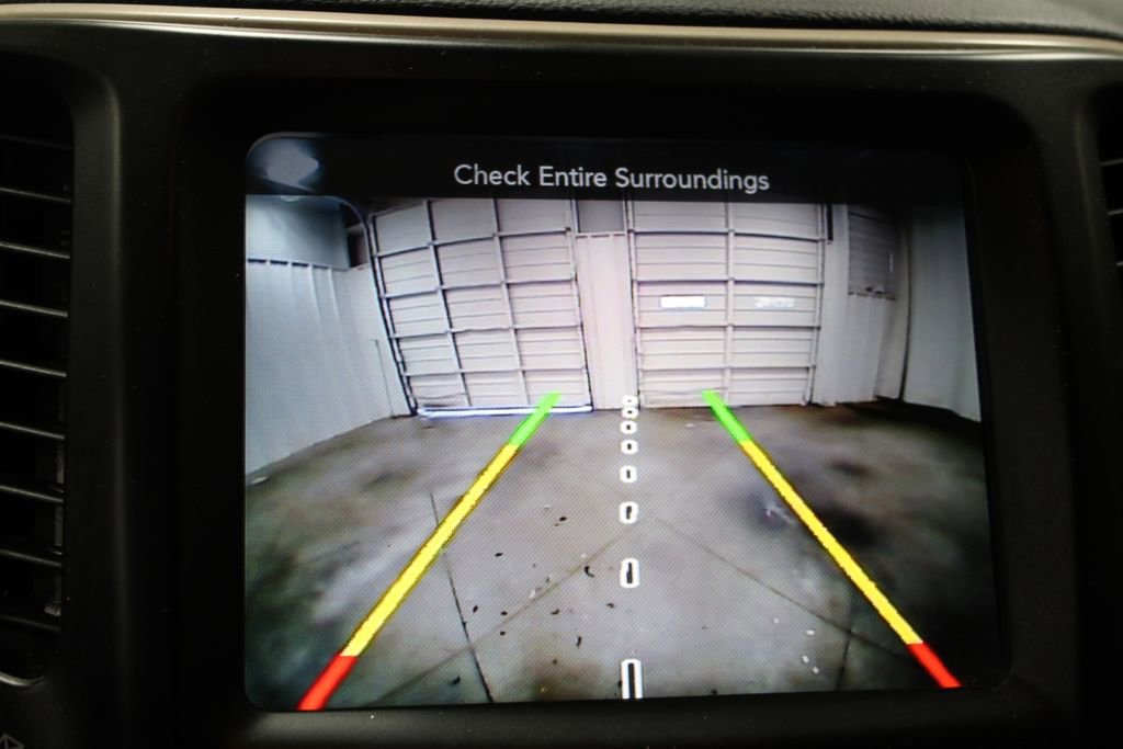 Used 2018 Jeep Cherokee Limited image 32