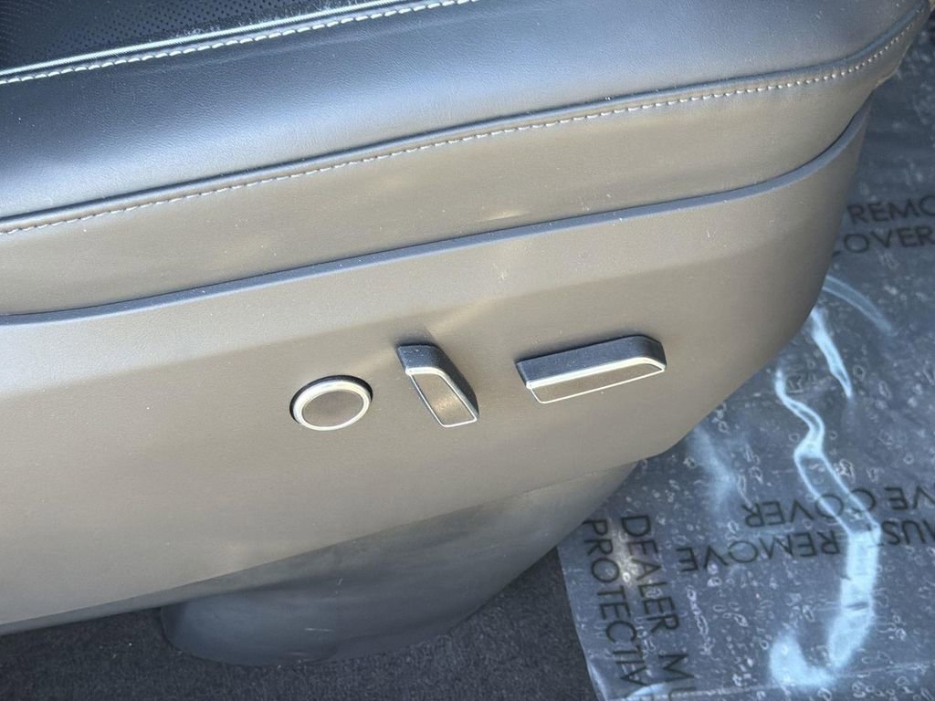 Used 2022 Tesla Model X Plaid image 32