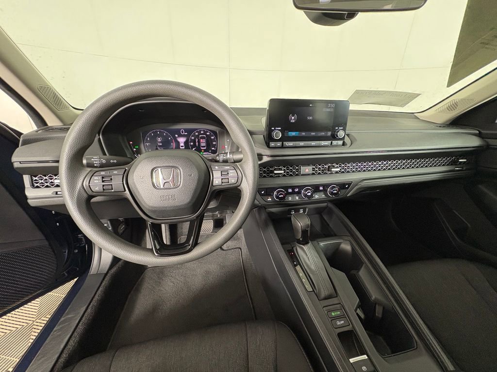 Used 2023 Honda Accord EX image 6