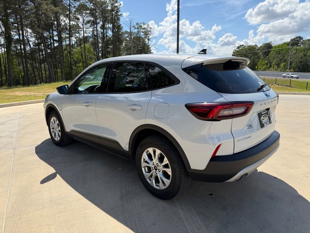 Used 2025 Ford Escape Active AWD/4WD image 3
