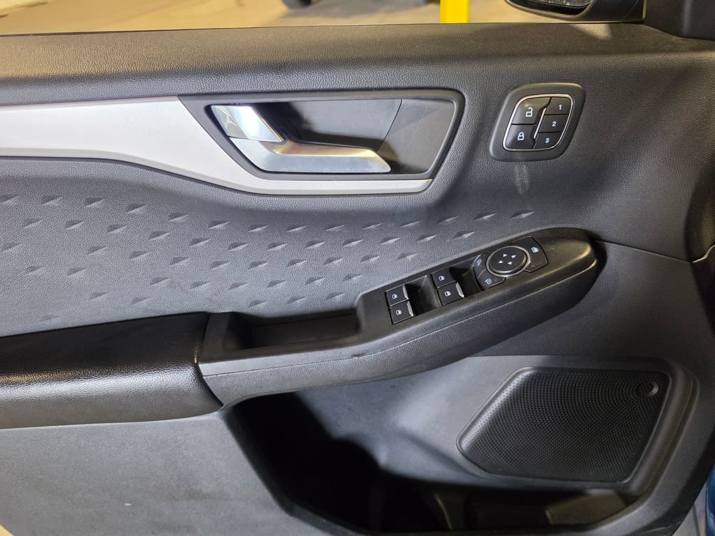 Used 2020 Ford Escape SEL AWD/4WD image 5