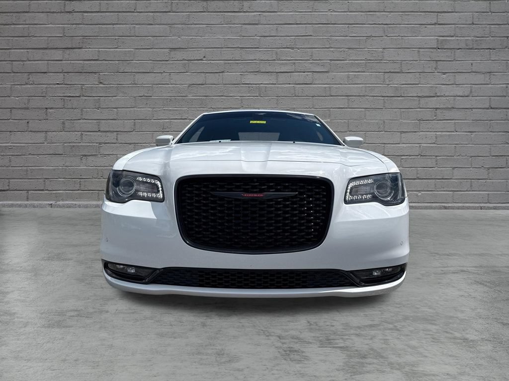 Used 2023 Chrysler 300 S w/ Comfort Group RWD image 2