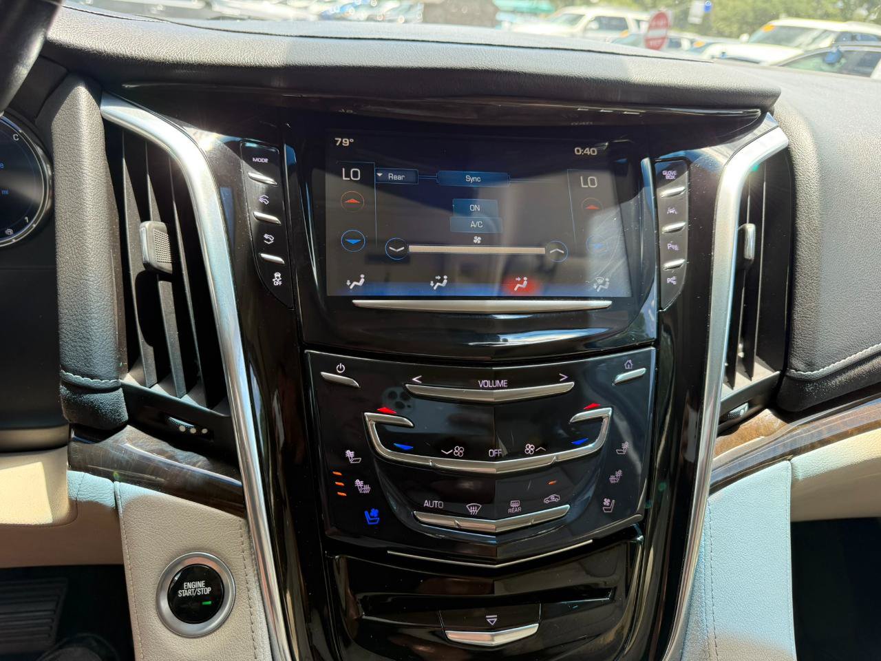 Used 2018 Cadillac Escalade ESV Luxury RWD image 37