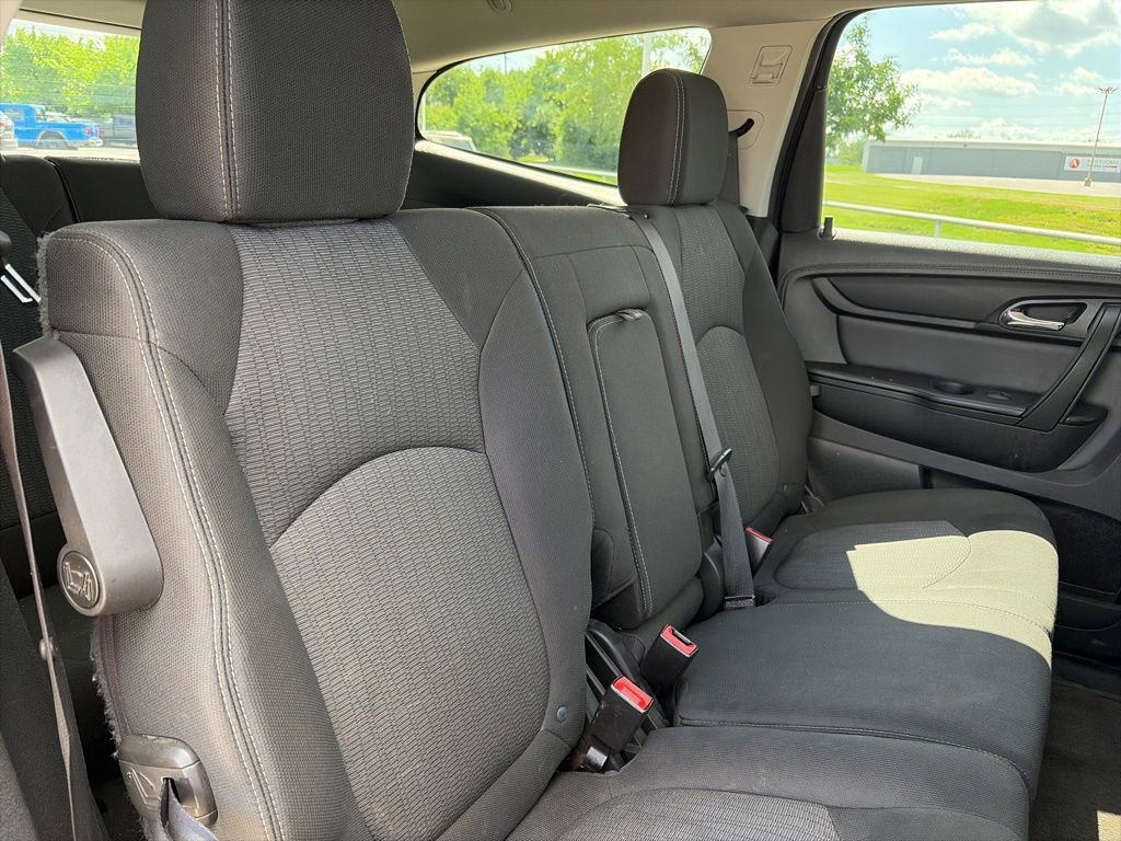 Used 2016 Chevrolet Traverse LT w/ Style and Technology Package FWD image 34