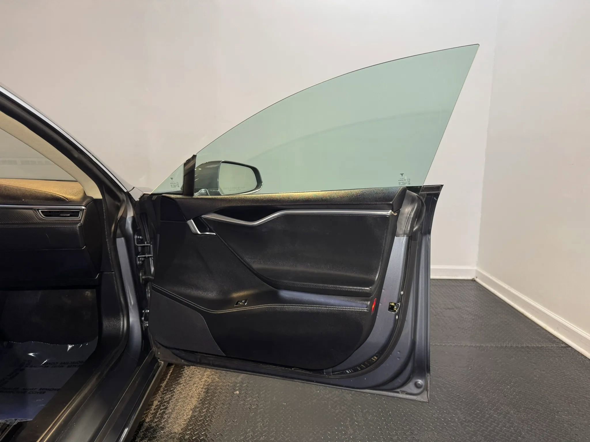 Used 2013 Tesla Model S Performance RWD image 18