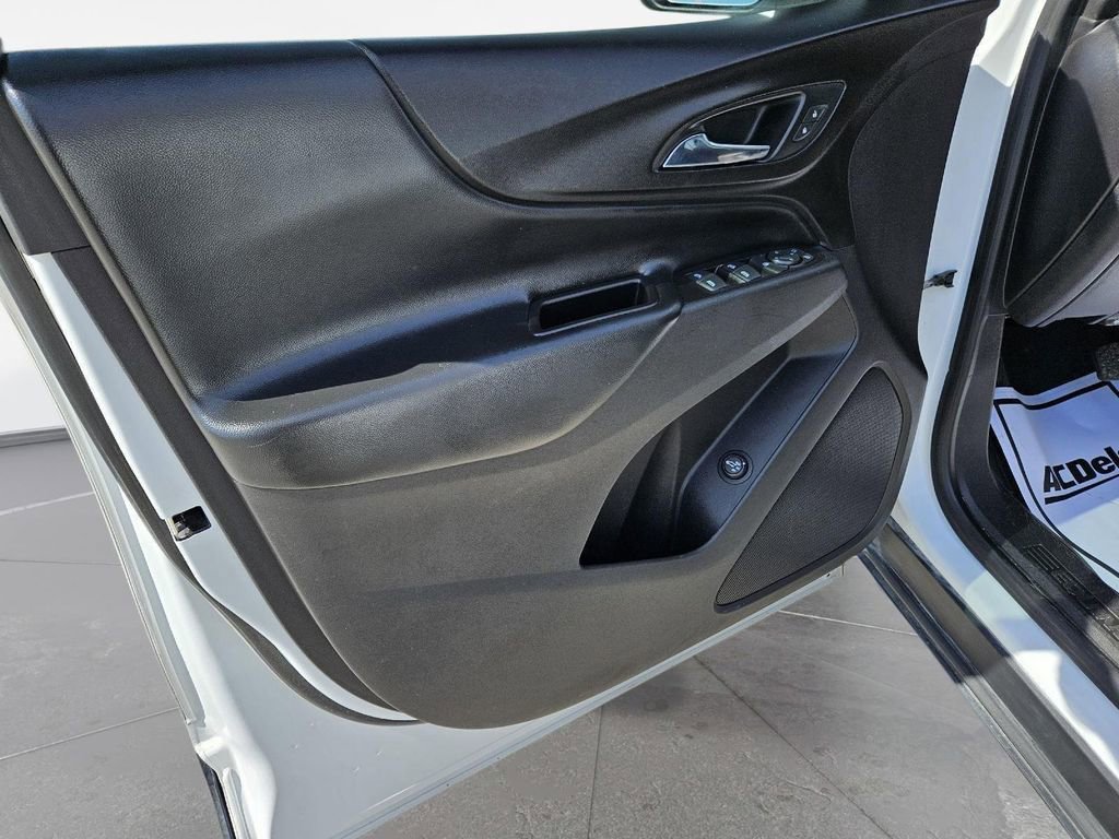 Used 2018 Chevrolet Equinox LT image 20