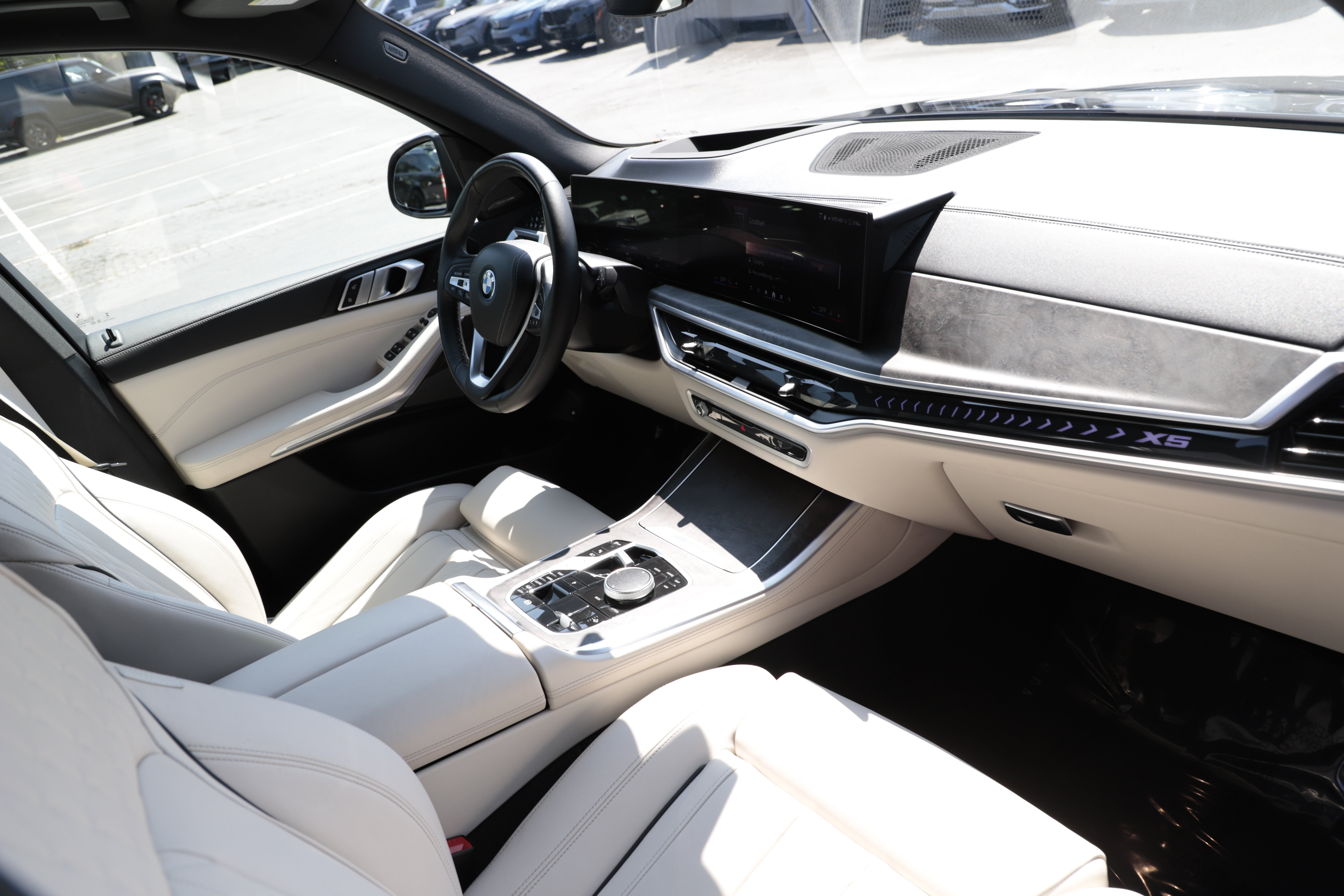 Used 2024 BMW X5 xDrive50e w/ Premium Package AWD/4WD image 13