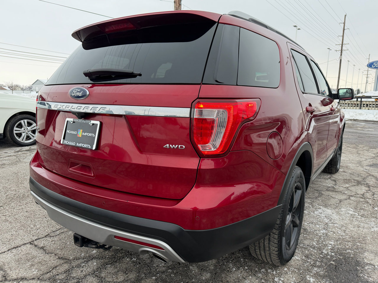 Used 2016 Ford Explorer XLT w/ Equipment Group 202A image 10