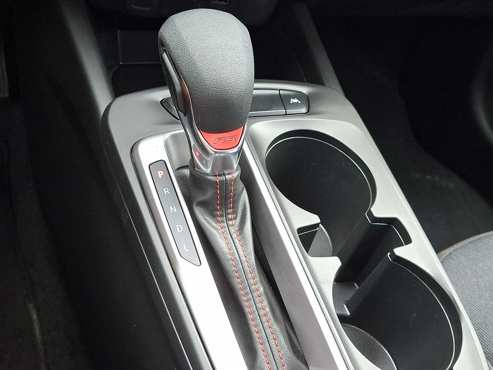 Used 2024 Chevrolet Trax RS w/ Sunroof Package FWD image 14