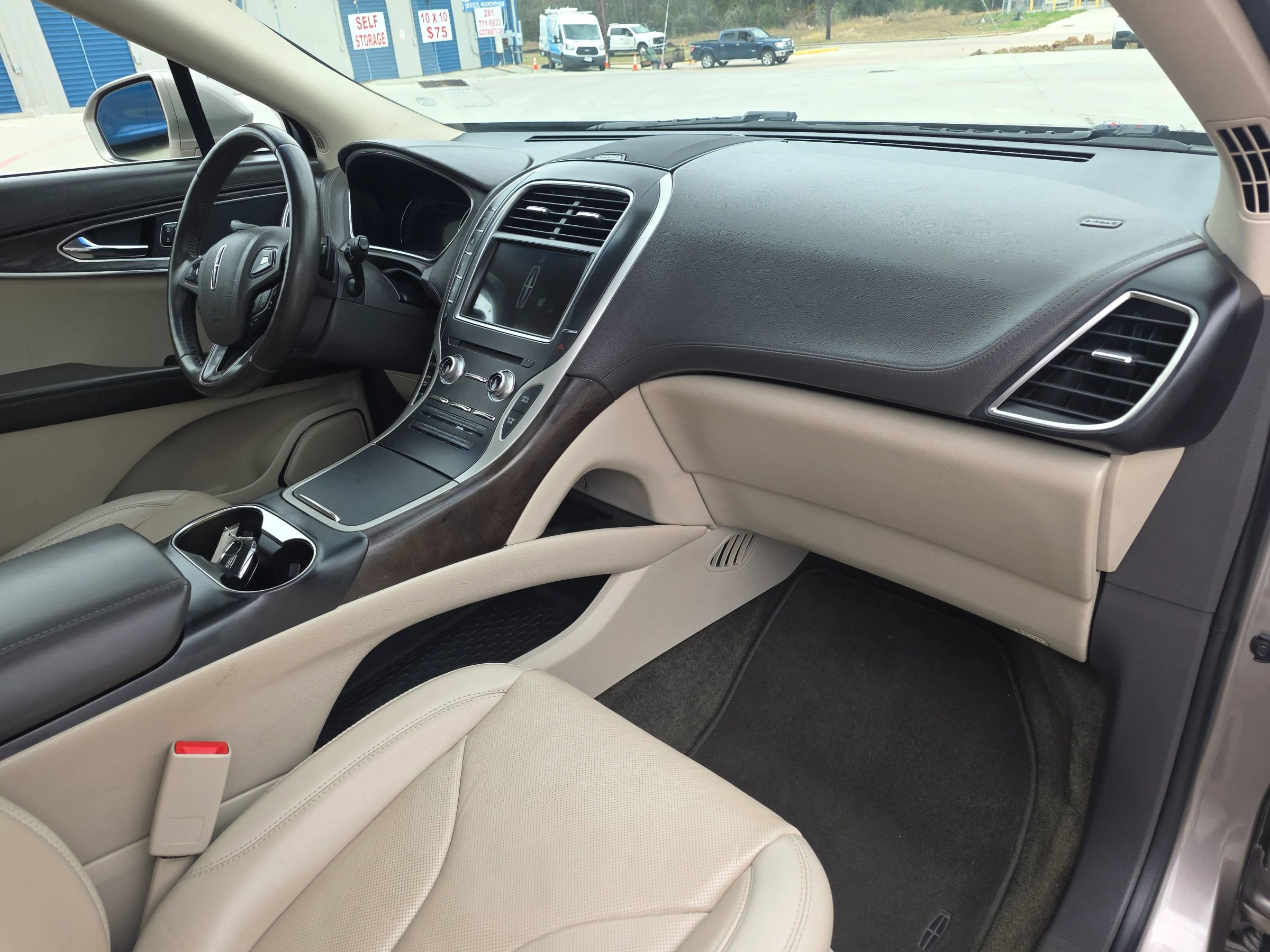 Used 2018 Lincoln MKX Reserve w/ Lincoln MKX Climate Package image 24