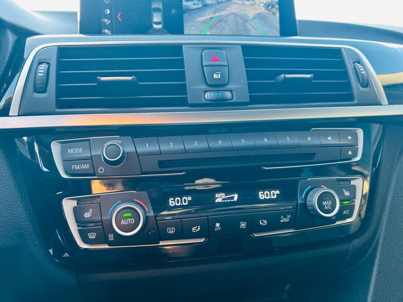 Used 2018 BMW 320i xDrive Sedan w/ Premium Package image 28