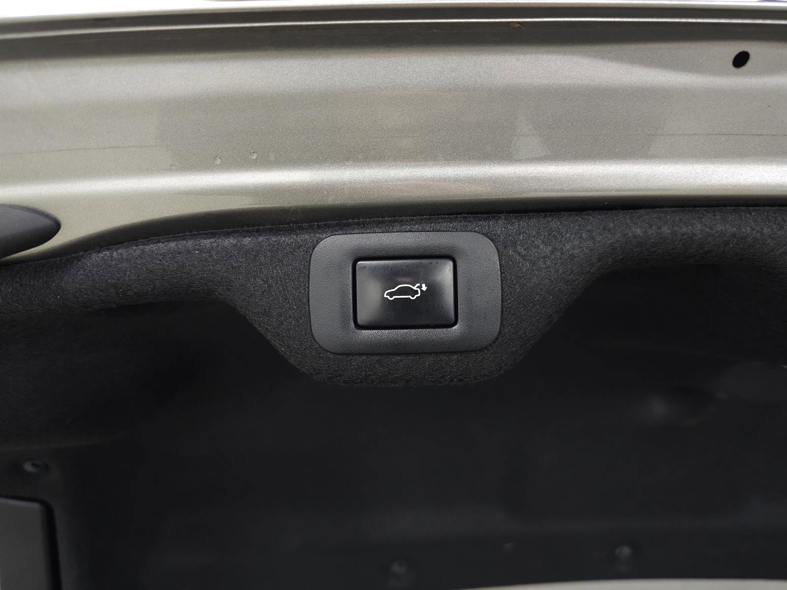 Used 2019 Lexus ES 350 w/ Accessory Package image 8