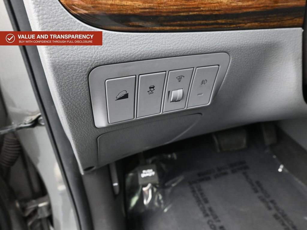 Used 2012 Hyundai Santa Fe SE image 30