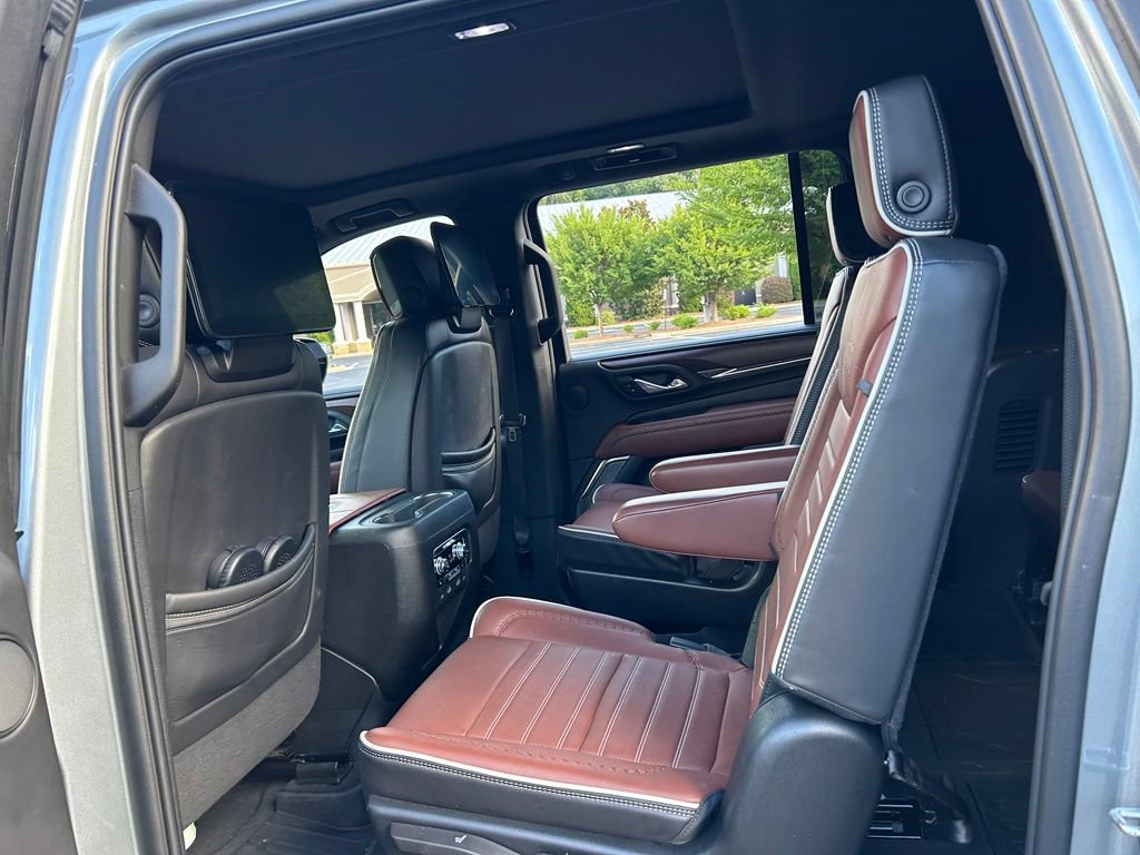 Used 2023 GMC Yukon XL Denali Ultimate AWD/4WD image 44