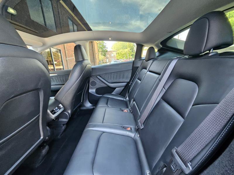 Used 2022 Tesla Model Y Long Range AWD/4WD image 62