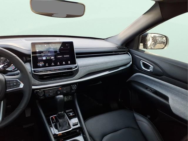 Used 2023 Jeep Compass Latitude w/ Sun and Sound Group image 16