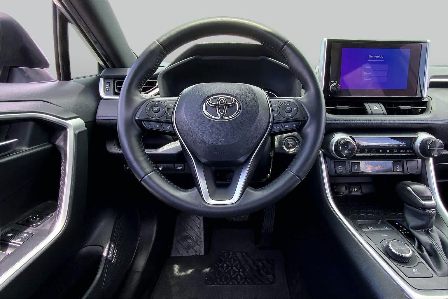 Used 2023 Toyota RAV4 SE w/ Convenience Package AWD/4WD image 6