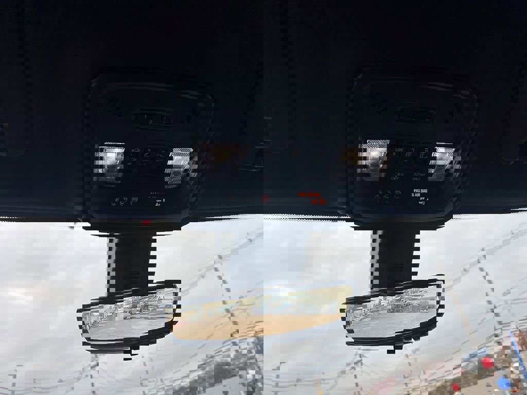 Used 2023 Chevrolet Traverse RS image 47