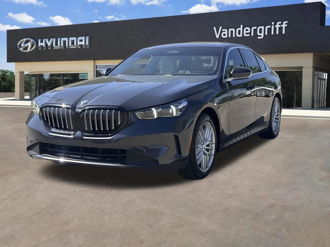 Used 2024 BMW 530i w/ Premium Package image 6