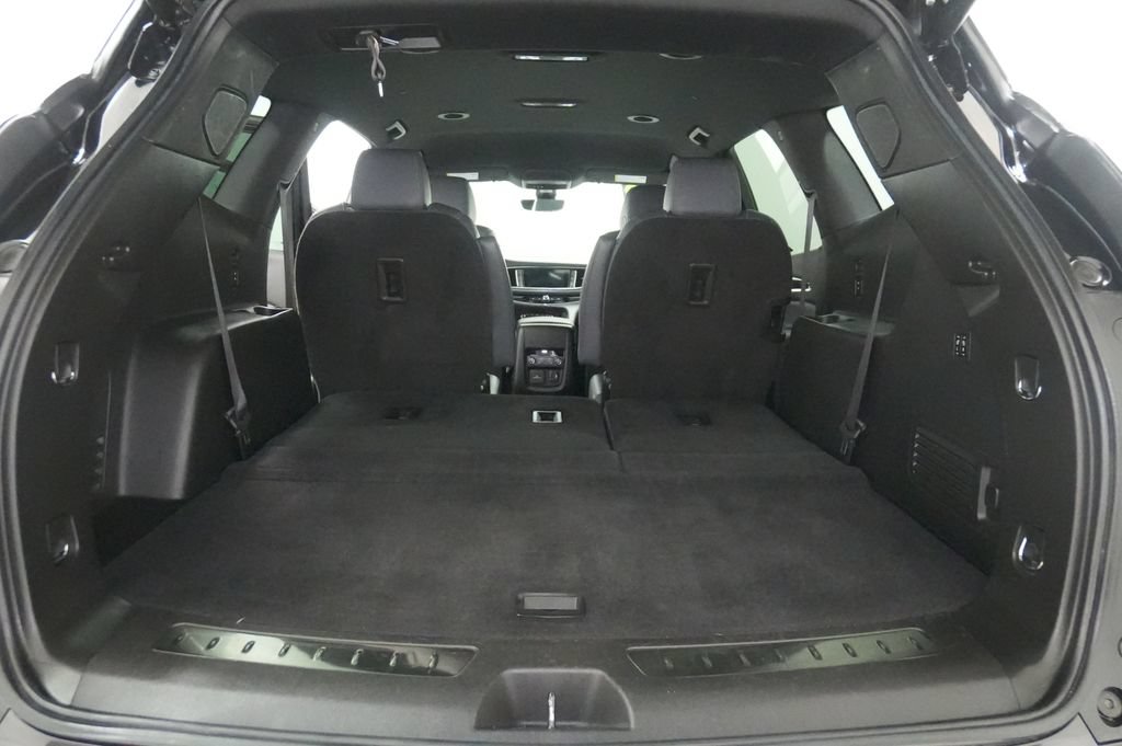 Used 2022 Buick Enclave Premium AWD/4WD image 24