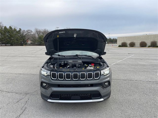 Used 2024 Jeep Compass Limited image 16