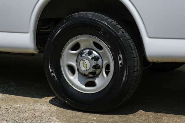 Used 2015 Chevrolet Express 2500 LT w/ LT Preferred Equipment Group RWD image 50