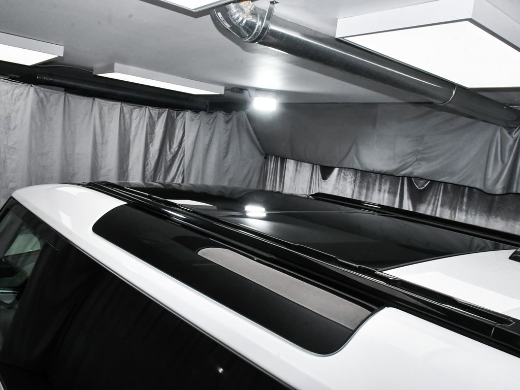 Used 2022 Land Rover Defender 90 X-Dynamic HSE image 84